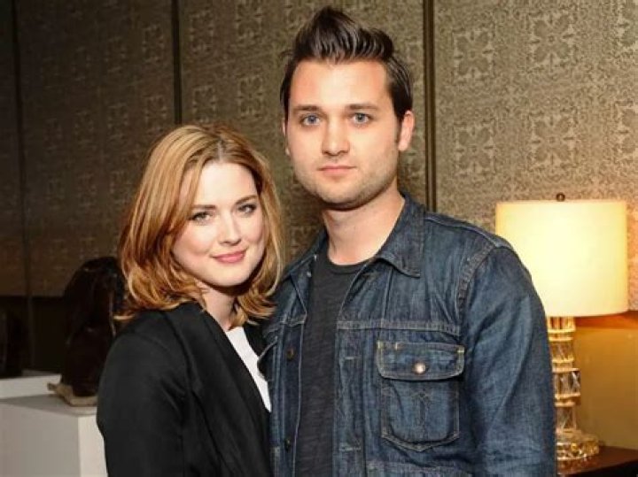Alexandra Breckenridge Height Weight
