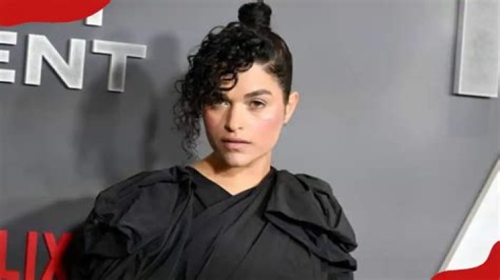 Eve Harlow Parents