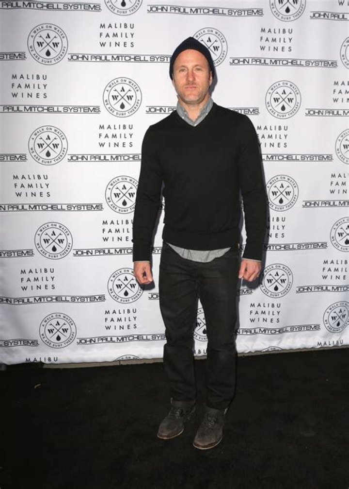 Exploring Scott Caan Relationships