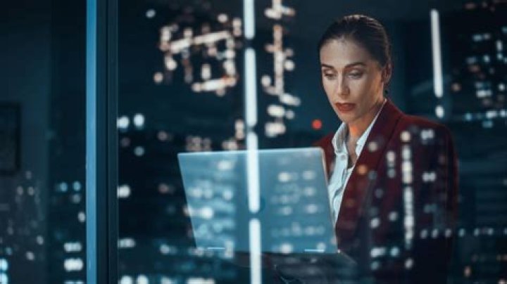 Exploring The Finances Of A Successful Businesswoman