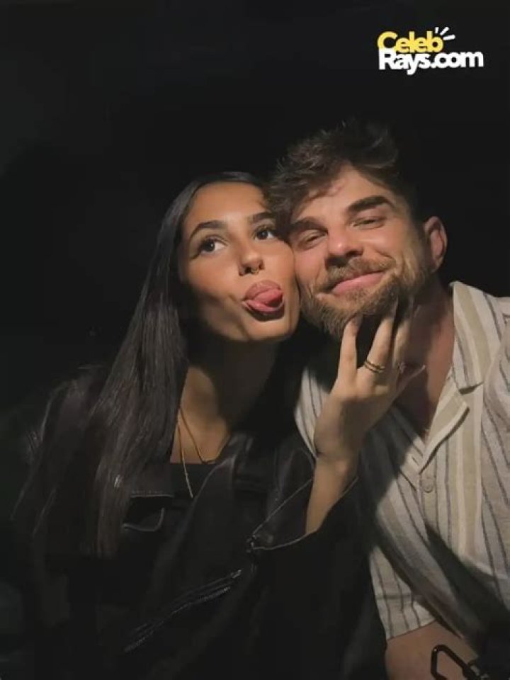 Nathaniel Buzolic Relationships